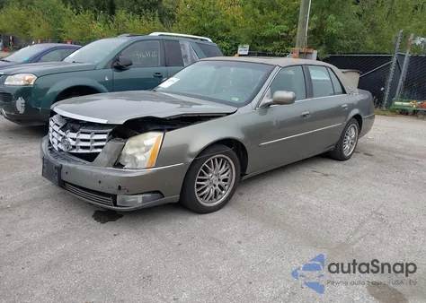 2010 Cadillac Dts Luxury Collection z USA, uszkodzony, nr VIN 1G6KD5EYXAU132933